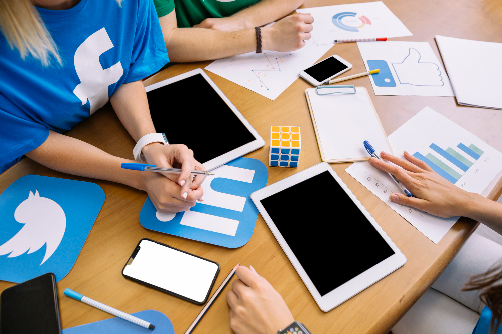 The Benefits of Offering Social Media Marketing Services on a Customizable Platform Like SmartStore