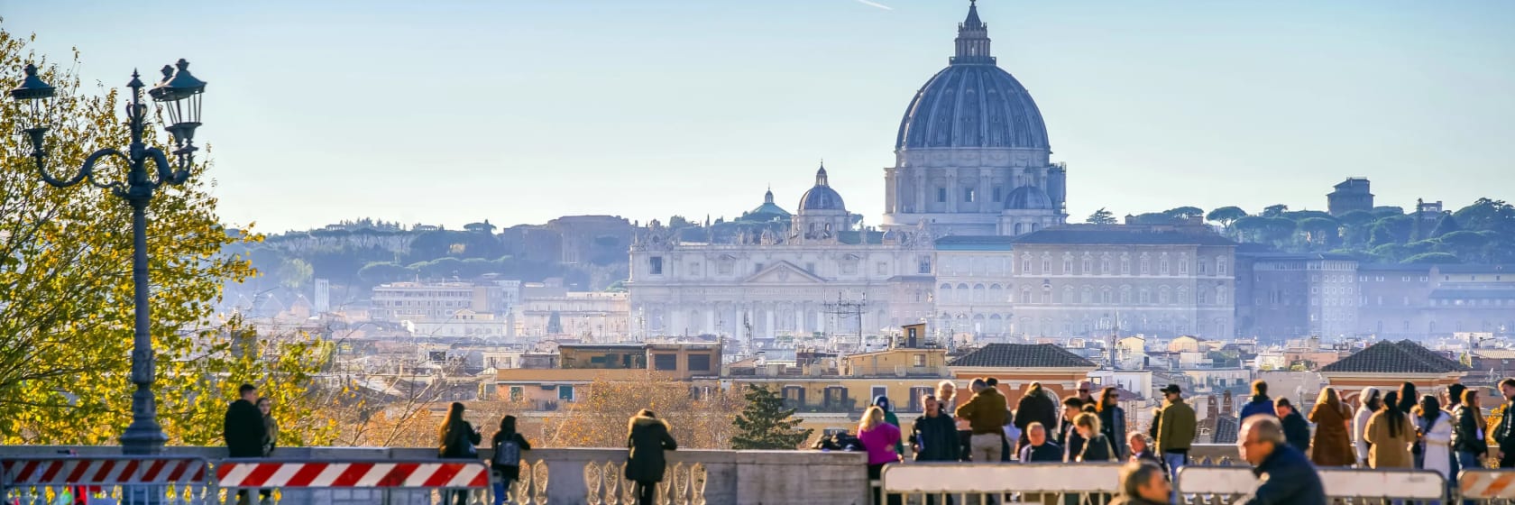 En smuk udsigt over Roms skyline set fra udsigtspunktet til Pincio Haverne, Grupperejse
