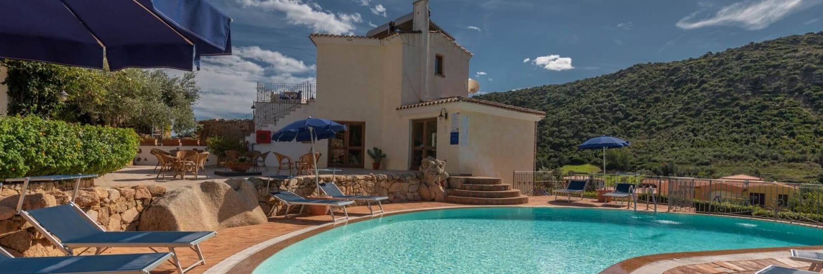 Residence Bouganvillage p Sardinien