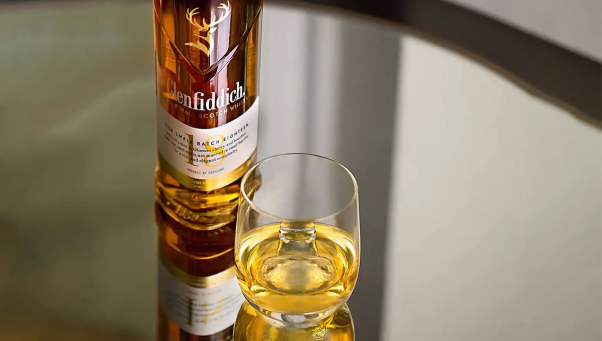 Glenfiddich 18 - Bottle & Glass Image
