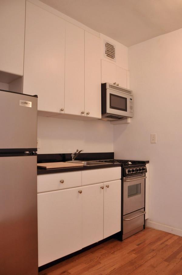 photo of 312 West 23rd Street  ·  3-R