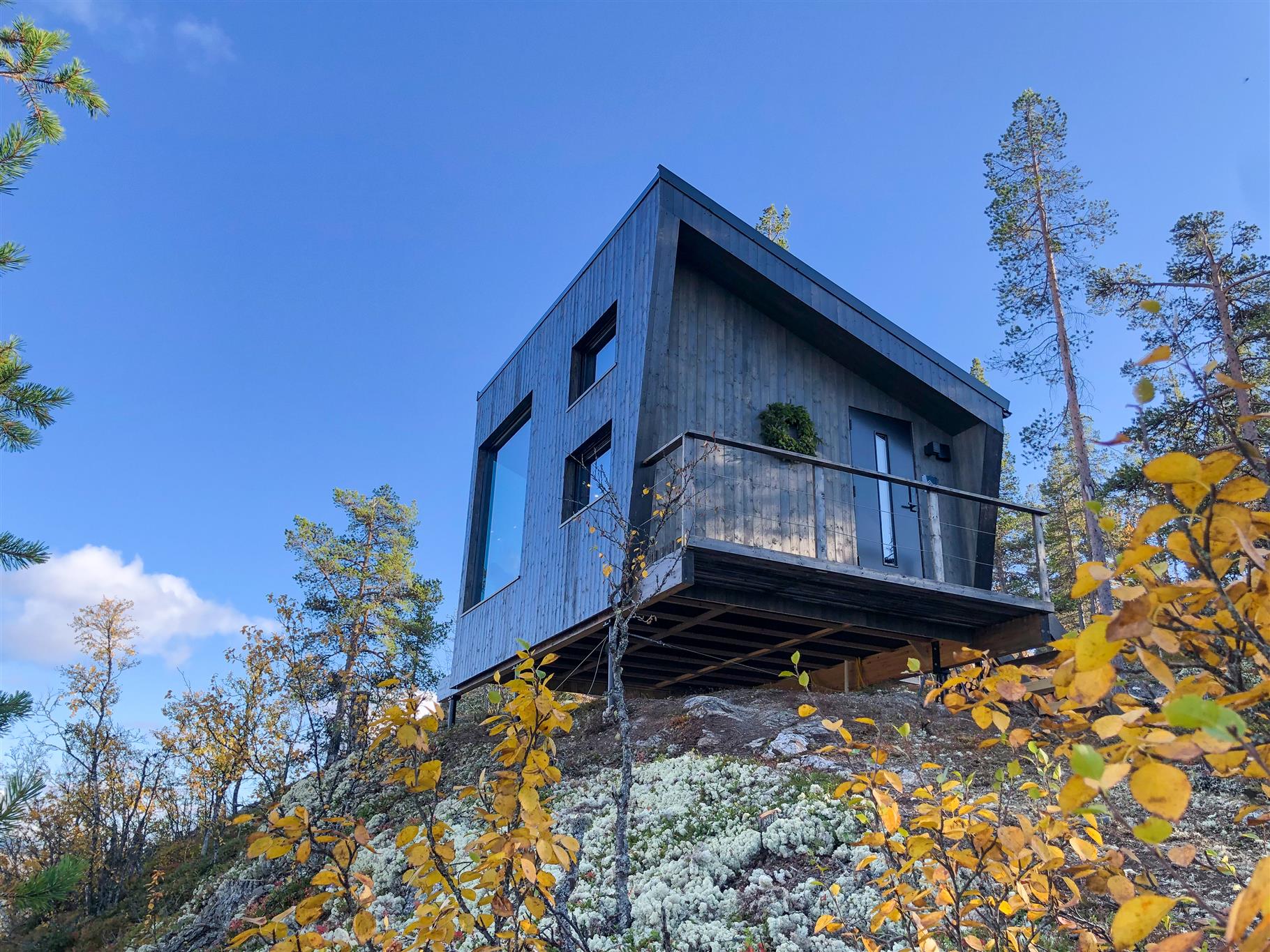 Baugsberget Fjelltopphytter Trehytte Alvdal Fjellstua nedenfra inngang