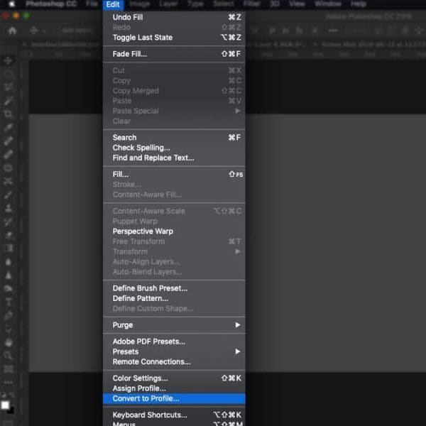 Adobe Photoshop-Bearbeitungsmenü mit Optionen zur Farbprofilkonvertierung für die Verwaltung von RGB- und CMYK-Farbeinstellungen.