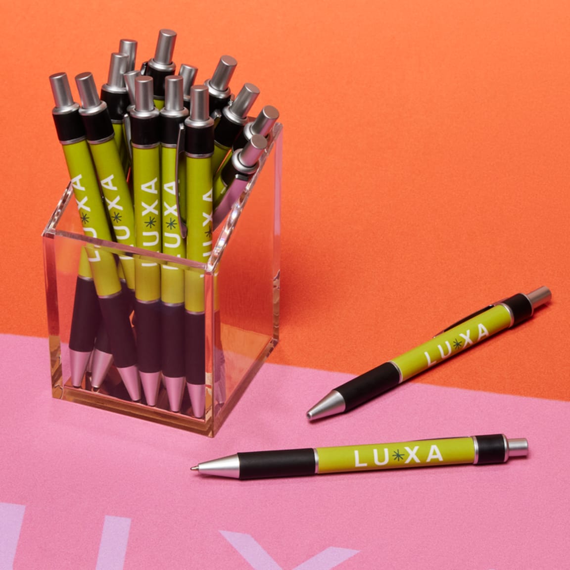 Branded promotional pens that use brand&rsquo;s logo and colors