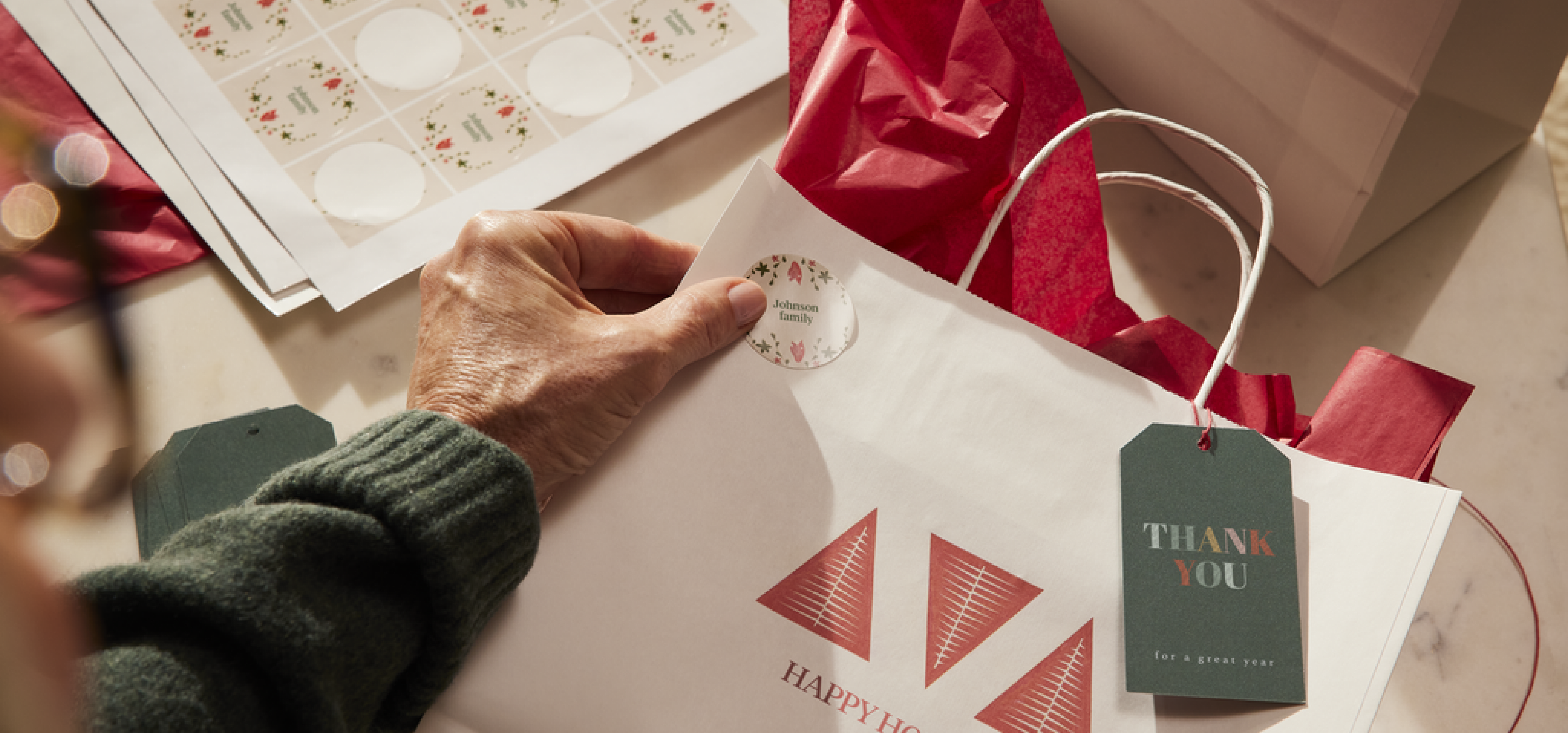 4 branded gift giving tips for the holiday season « Bankers