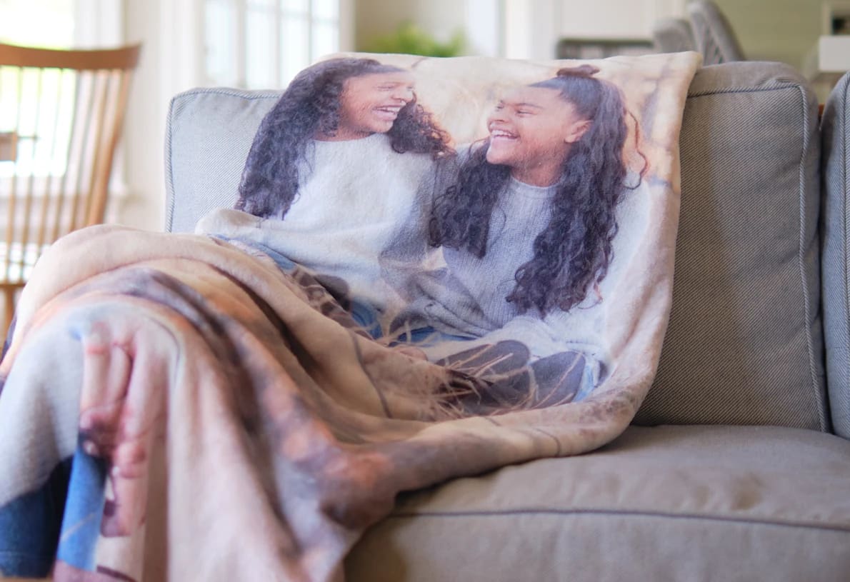Wedding gift idea: custom blankets with a photo of the newlyweds