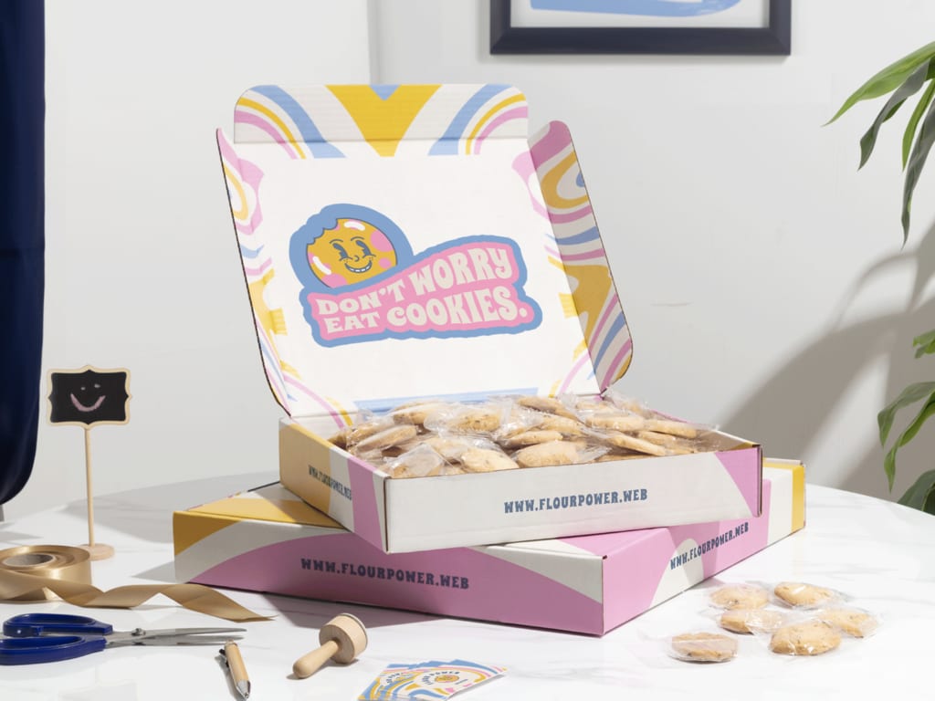 Cookie ecommerce business mailer box.