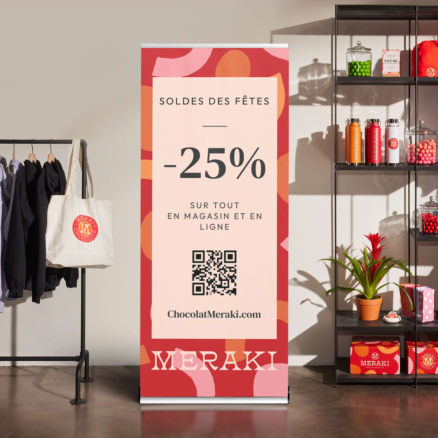 Un code QR pour entreprise pour rehausser un pr&eacute;sentoir en magasin