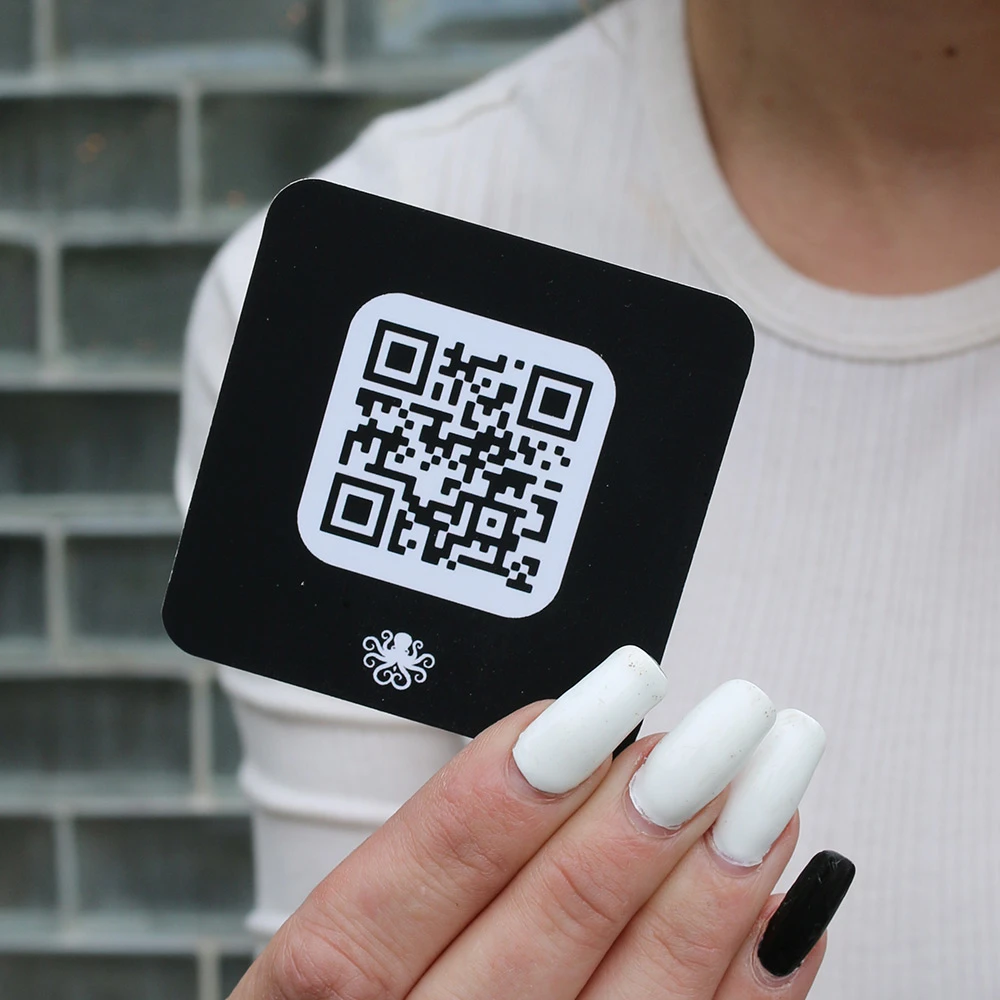 Business card backside ideas: adding a QR code.