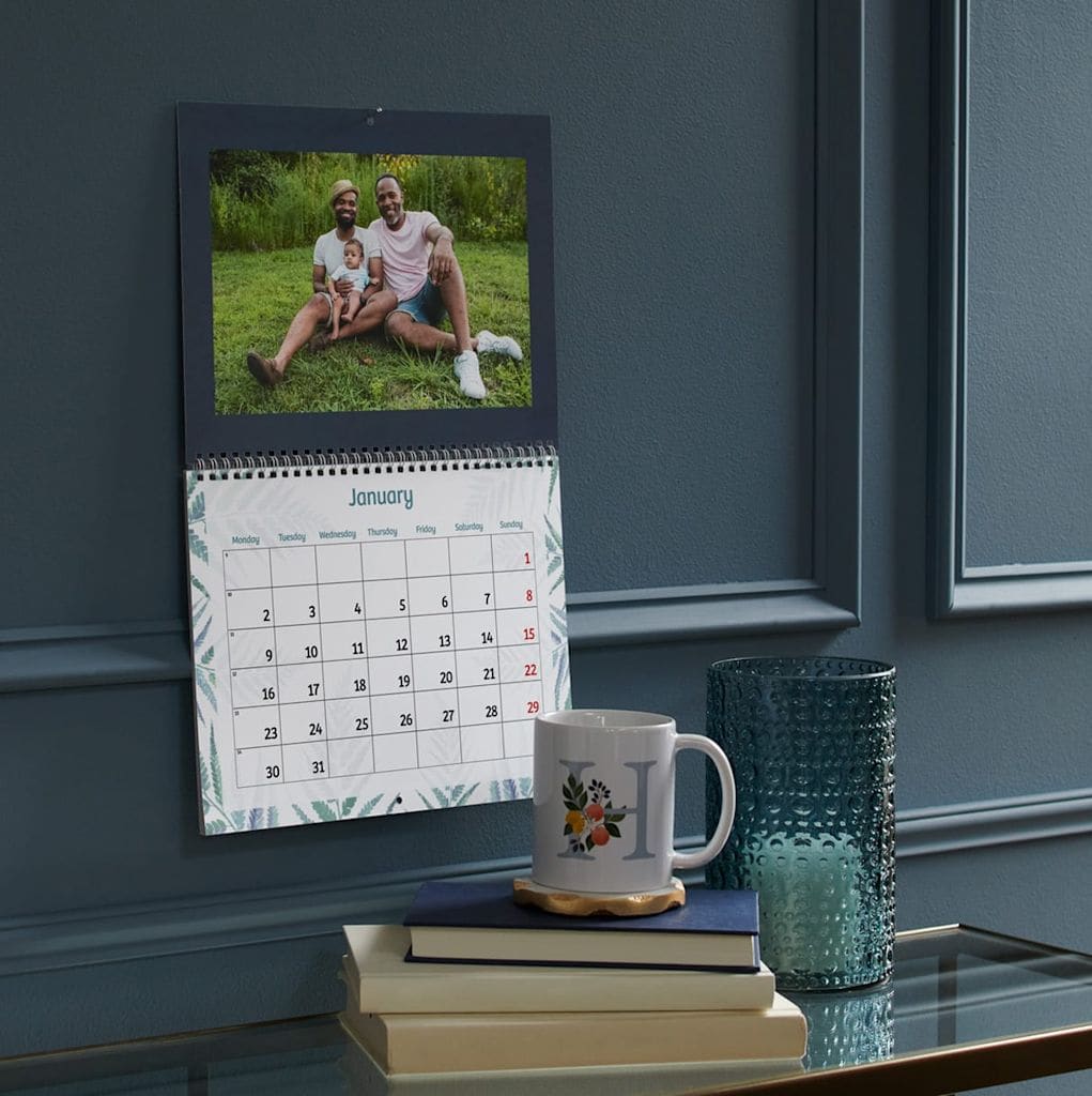 Calendrier photo mural personnalisé comme idée de cadeau de Noël