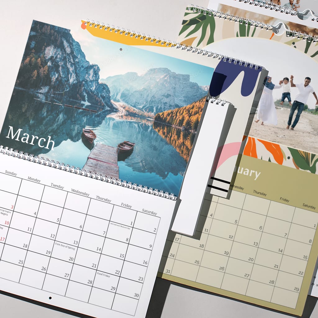 Different themes for photo calendar