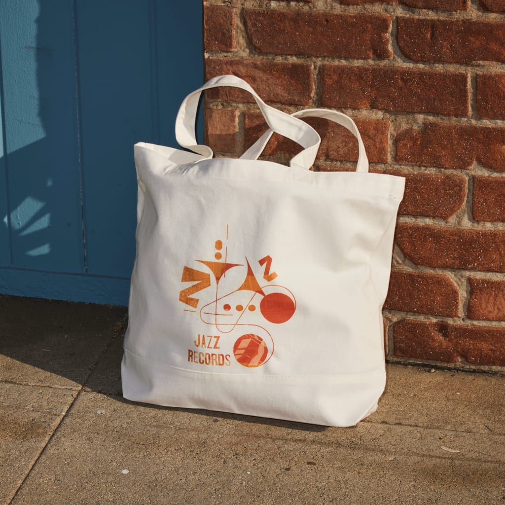 Print marketing material: tote bag for your eco-friendly customers