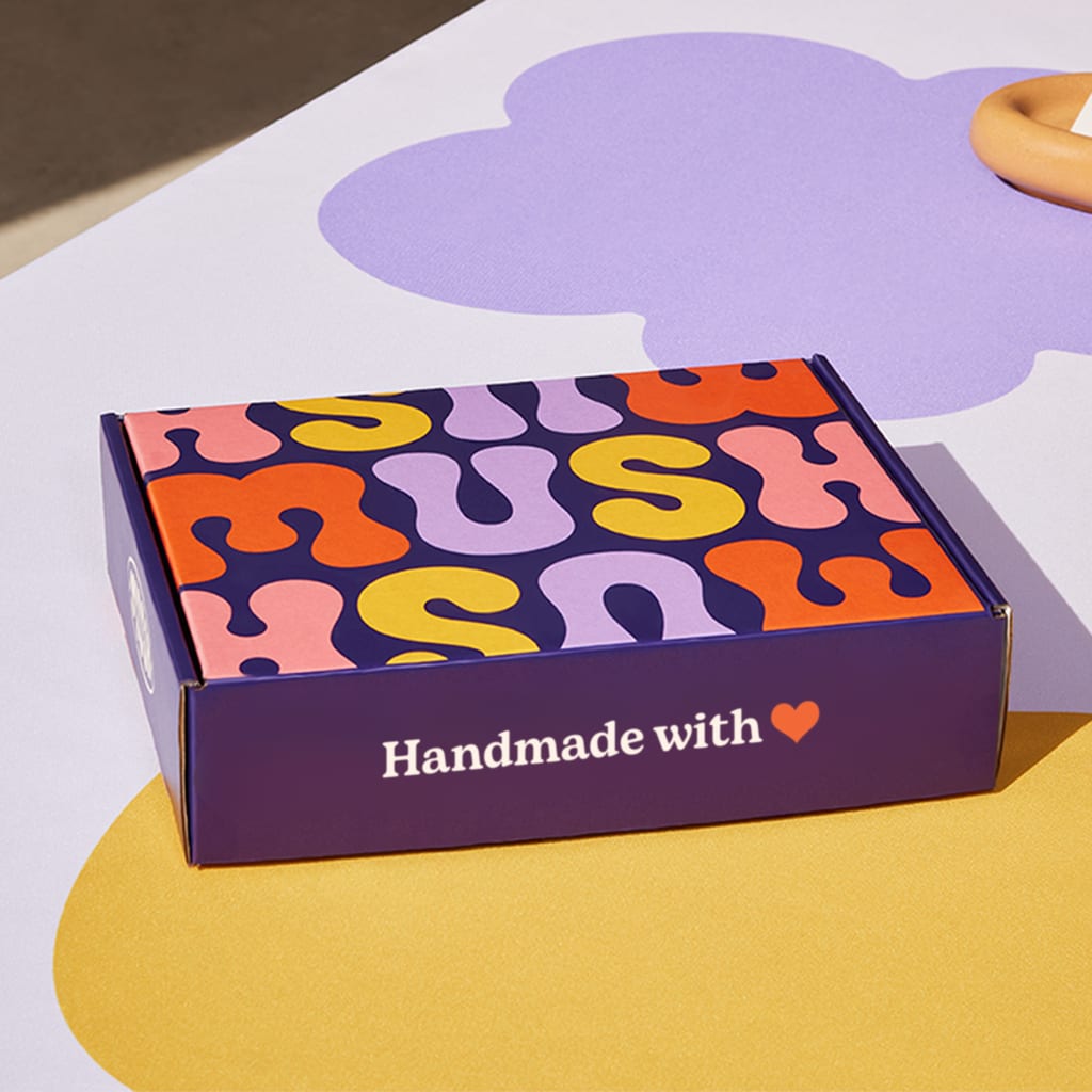 Bo&icirc;tes d&rsquo;exp&eacute;dition personnalis&eacute;es hautes en couleur, id&eacute;ales pour les unboxings sur Instagram
