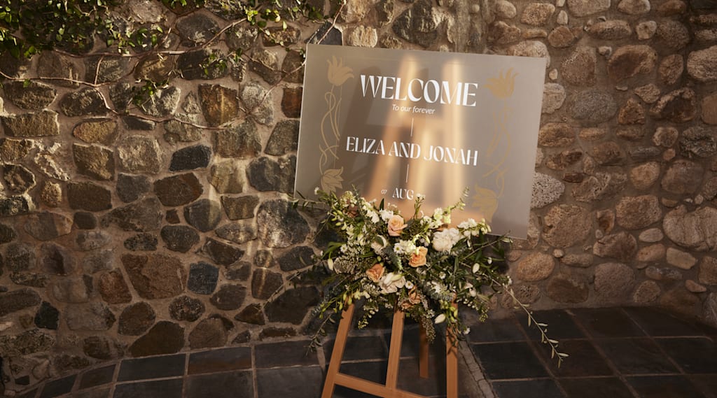 Business card that uses uncoated business card paper stock