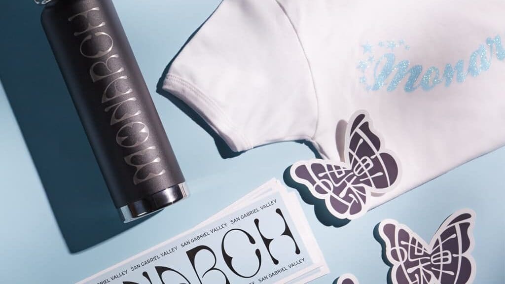 Palette de couleurs bleu, blanc et noir pour des produits promotionnels