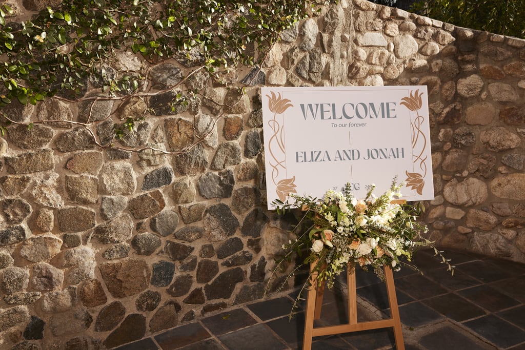 welcome sign last-minute wedding checklist