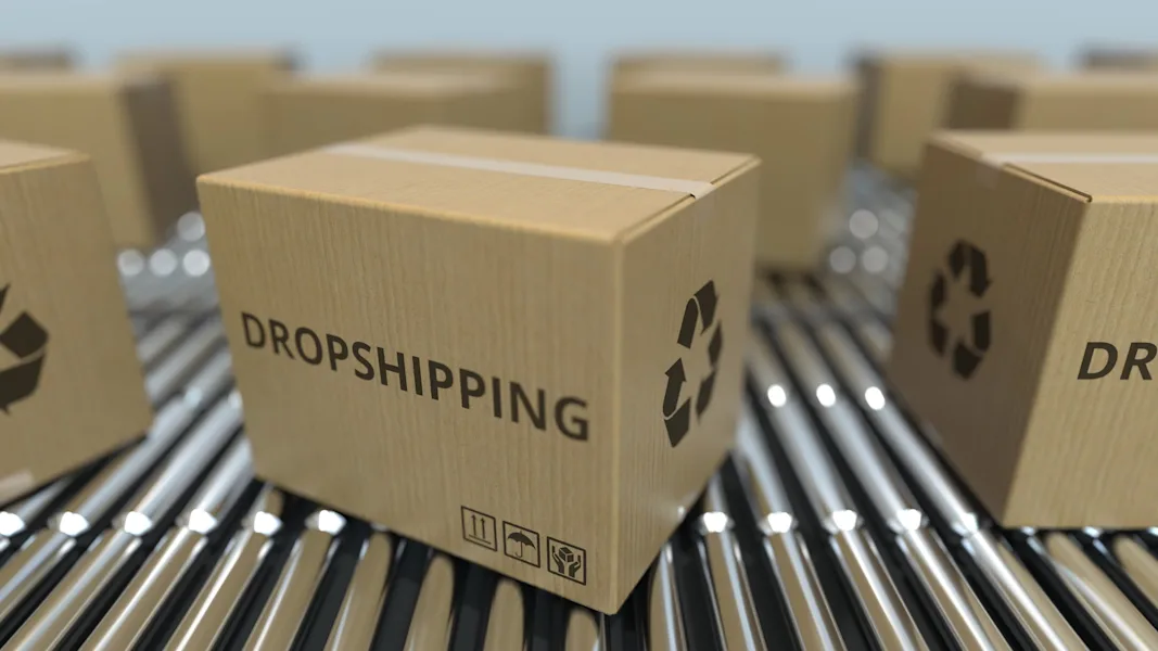 https://res.cloudinary.com/vistaprint/images/w_1067%2Ch_600%2Cc_scale/f_auto%2Cq_auto/v1747826979/ideas-and-advice-prod/blogadmin/Dropshipping-boxes/Dropshipping-boxes.jpg.webp.webp?_i=AA