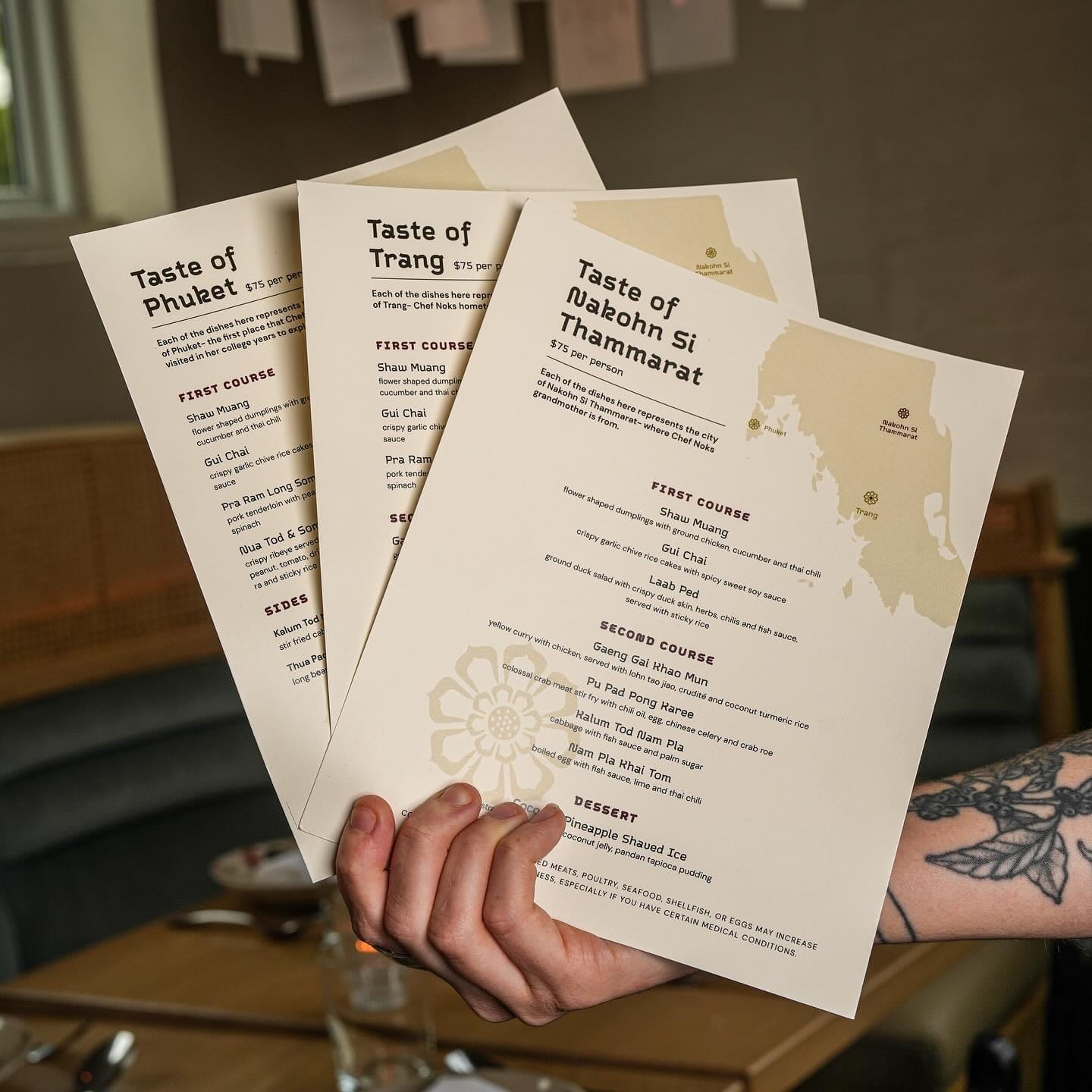 Une carte dégustation pour un restaurant thaïlandais