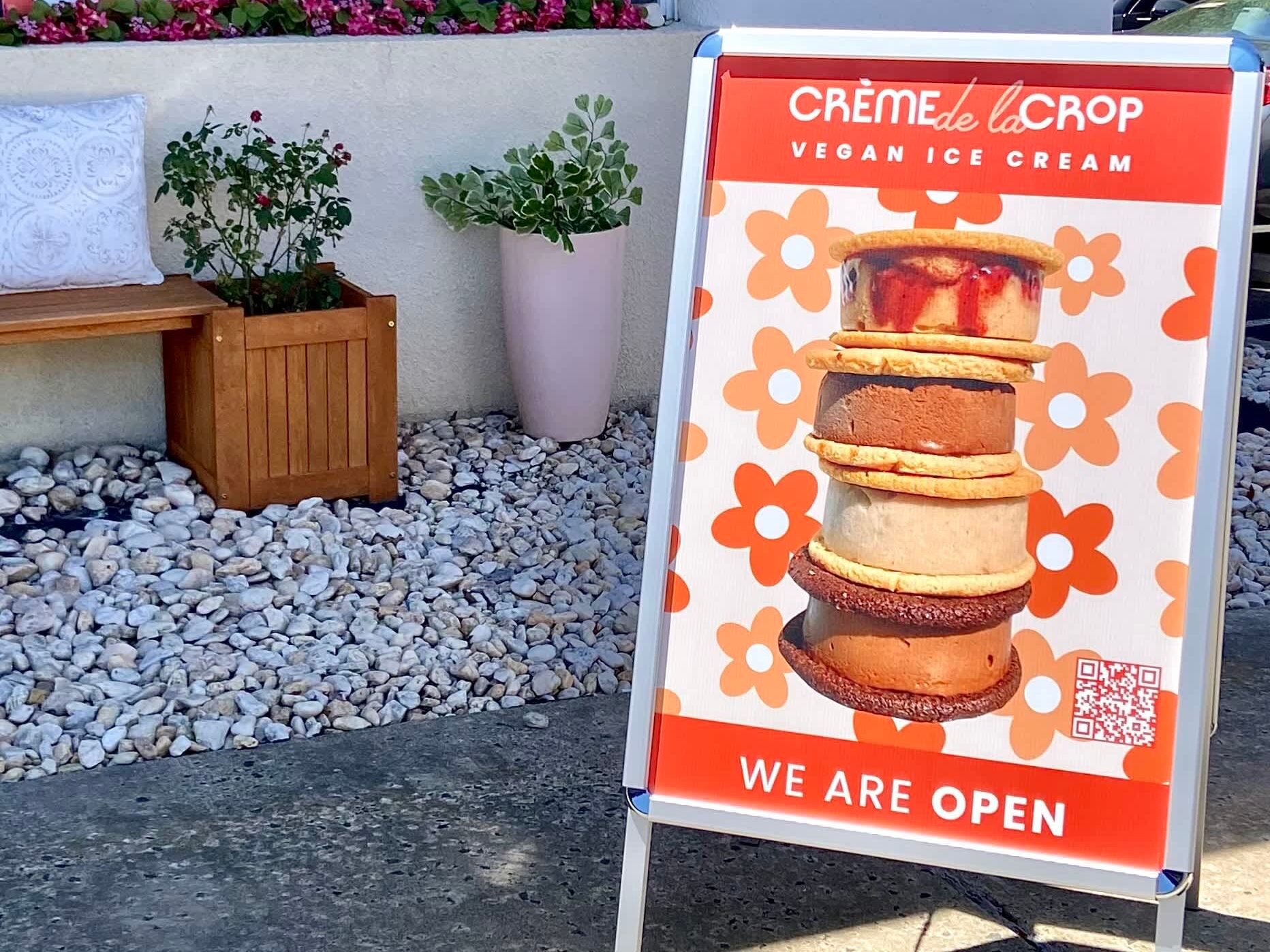 Cr&egrave;me de la Crop sandwich board
