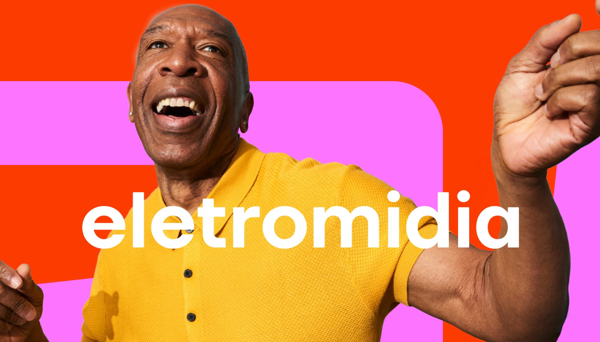 Photo d'un homme en train de danser avec le logo d'une marque