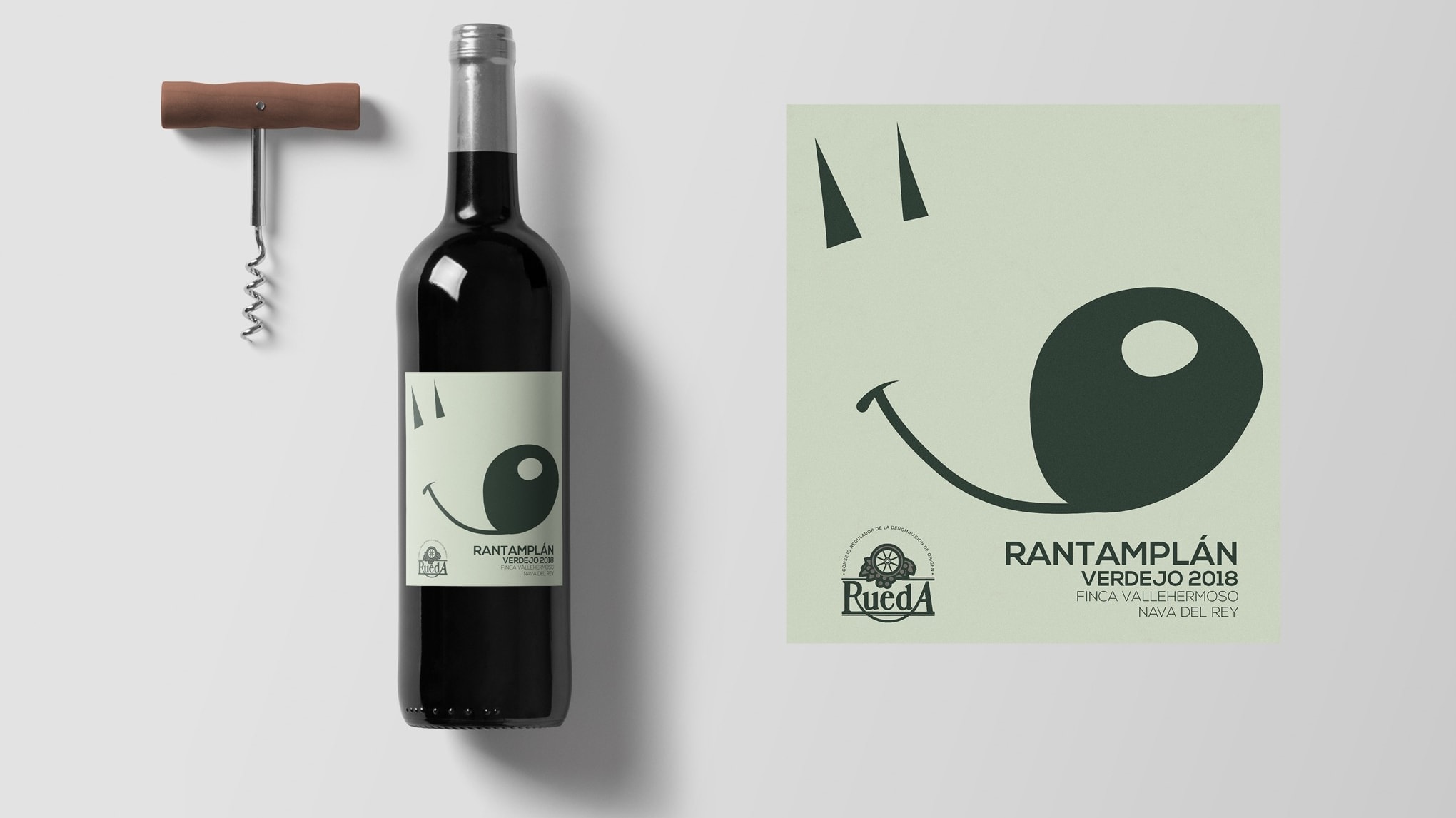 Mod&egrave;le d'&eacute;tiquette de bouteille de vin moderne et minimaliste, monochrome, avec un design repr&eacute;sentant un chien.