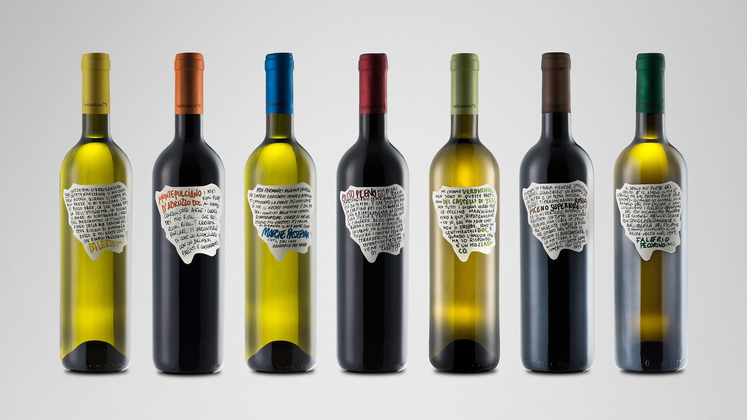 Collection de bouteilles de vin pr&eacute;sentant des &eacute;tiquettes de style manuscrit avec une typographie imparfaite, des formes organiques et un design de packaging ax&eacute; sur l'humain avec une esth&eacute;tique brute et artisanale.