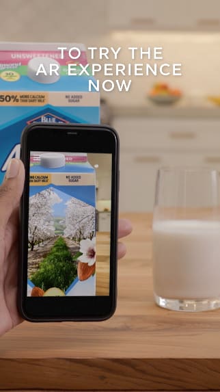 Expérience de réalité augmentée avec Almond Breeze, illustrant la tendance des Packagings immersifs