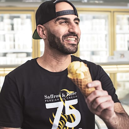 MXP37345-First-Steps-card-saffronandrose-001