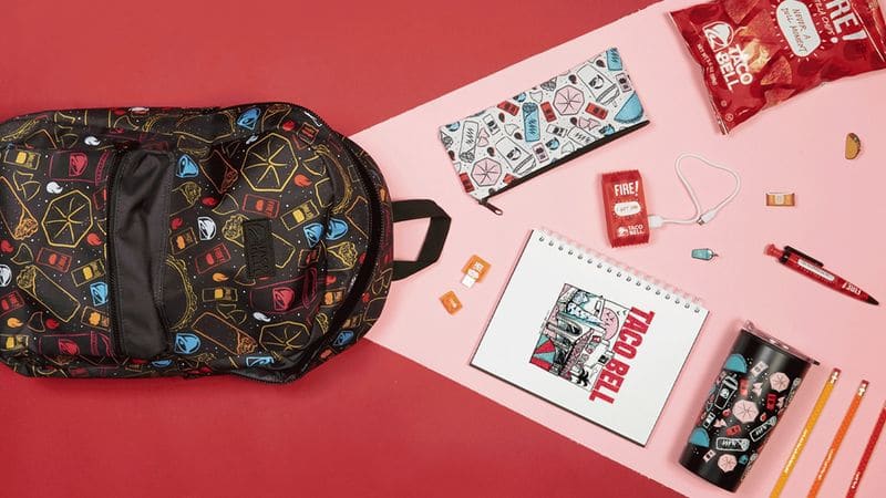 Des fournitures scolaires à l'image de la marque Taco Bell, comprenant un sac à doc, une trousse et un carnet