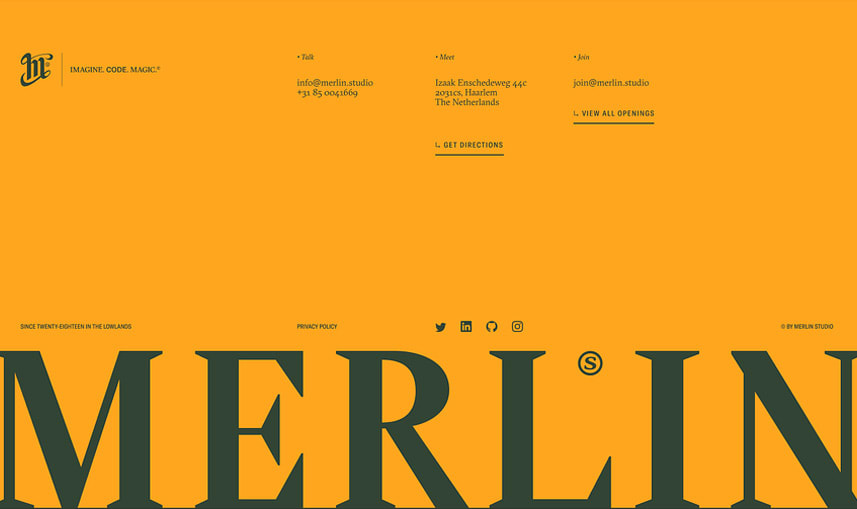 Design de site web avec pied de page attractif pour une marque technologique.