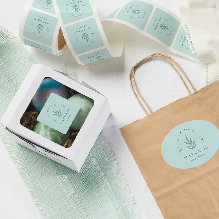 Artisanal package with clear cover