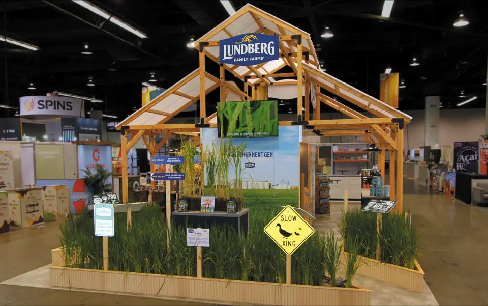 Sustainable trade show booth design that uses eco-friendly materials