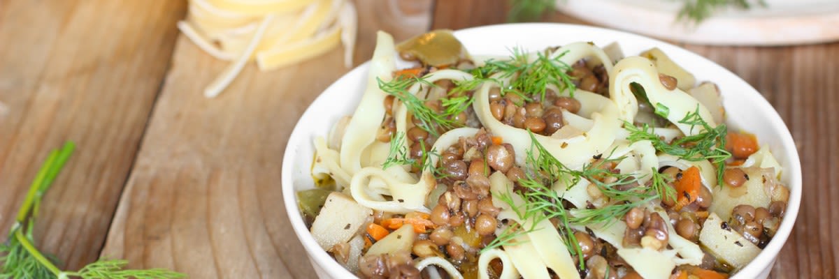 Herbst-Rezept Fettucchine mit Kürbis und Linsen