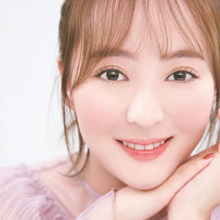 ナチュラルに可憐さを演出できちゃう 人気youtuber会社員aちゃんが教える モテメイクテク Vivi