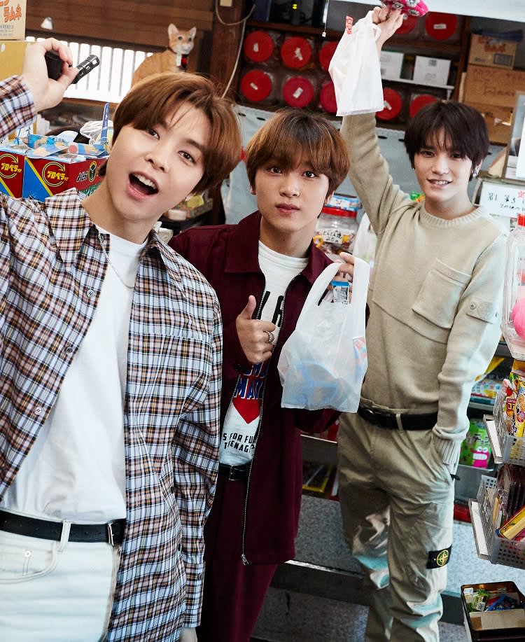 Nct 127の先生と生徒チームの３人 ジャニー テヨン ヘチャンが駄菓子屋さんでゲームに熱中 Vivi