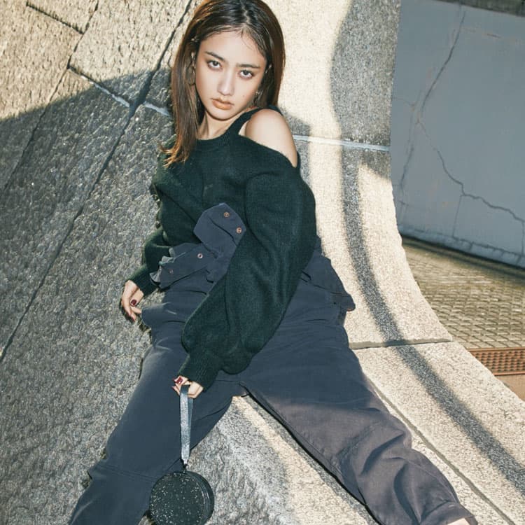 毎日でも着たい黒 簡単におしゃれ見えするパンツスタイルのコーディネート Vivi