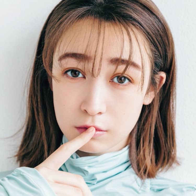 人気美容師に聞いた 透け前髪 を一日中キープする方法 Vivi 人気美容師に聞いた 透け前髪 を一日中キープする方法 Vivi
