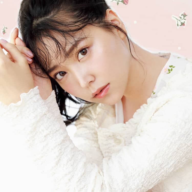 Nmb48 白間美瑠のvラインが美しすぎる 一瞬で小顔を作る鉄板ケアとは Vivi Nmb48 白間美瑠のvラインが美しすぎる 一瞬で小顔を作る鉄板ケアとは Vivi