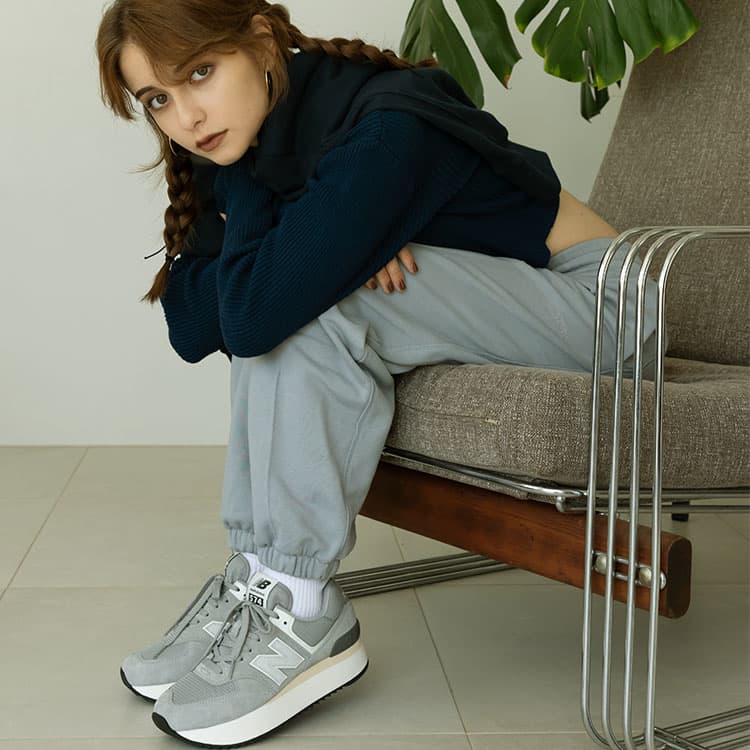 New Balance 厚底スニーカー