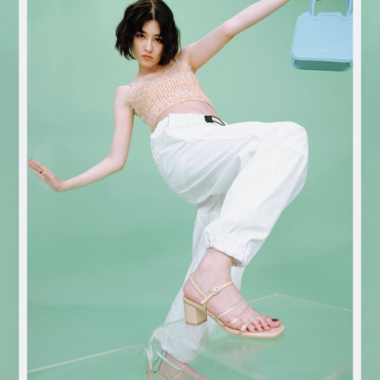 クリアサンダル】で足元から涼しげに♡透け感を活かしたコーデも