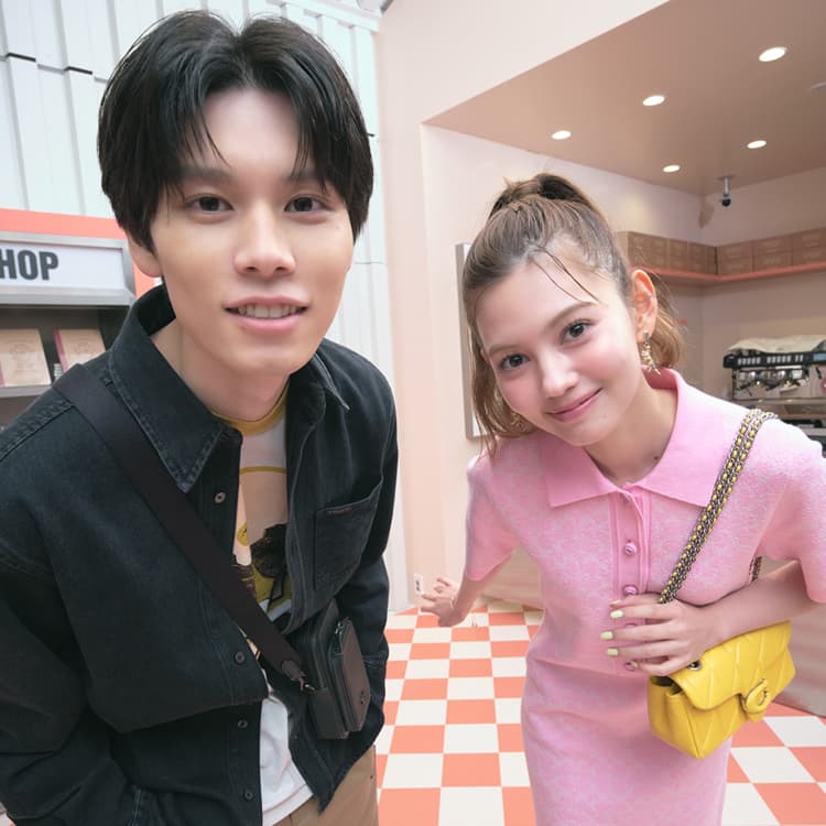 萩原利久×村上愛花が原宿の新名所「コーチ プレイ＠キャットストリート