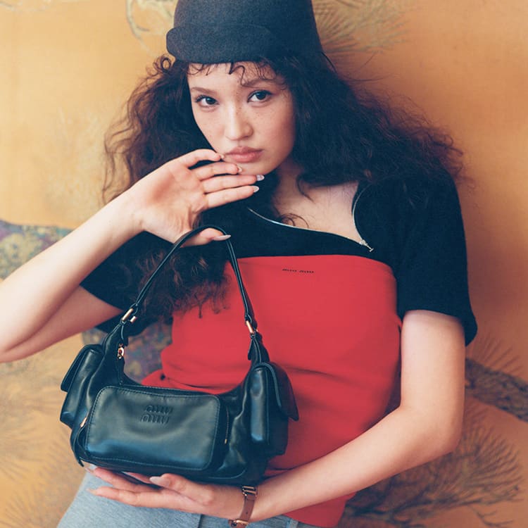 MIU MIU】見た目は小さいのに主役級♡見逃し厳禁な「ミニバッグ」 | ViVi