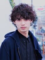 Guzzle Ota スパイラルパーマミディアムスタイル ヘアカタログ