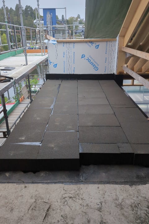 Komplett tekking foamglas balkong med vannrenne
