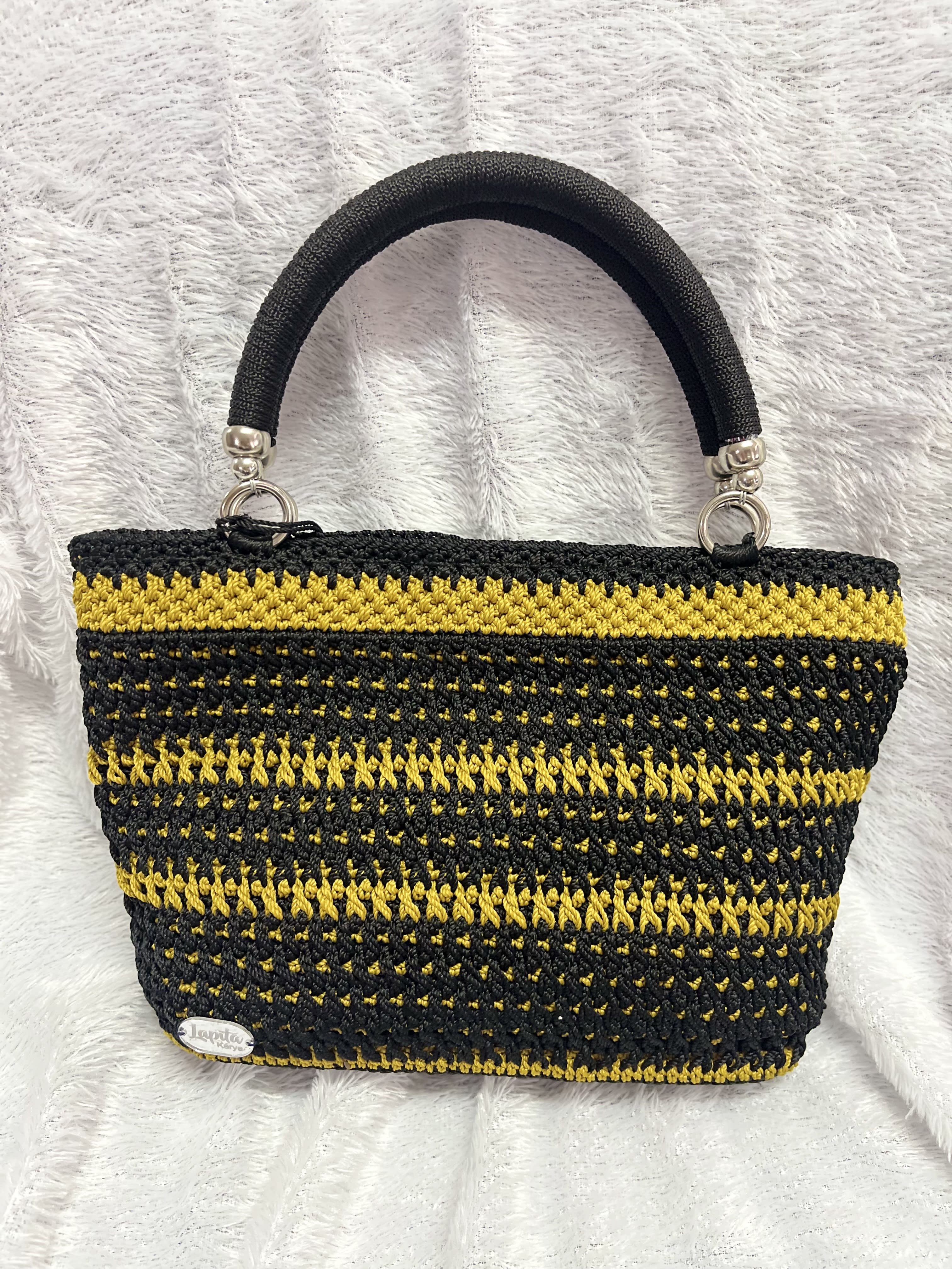 Tas Jinjing Rajut (Hitam Gold)