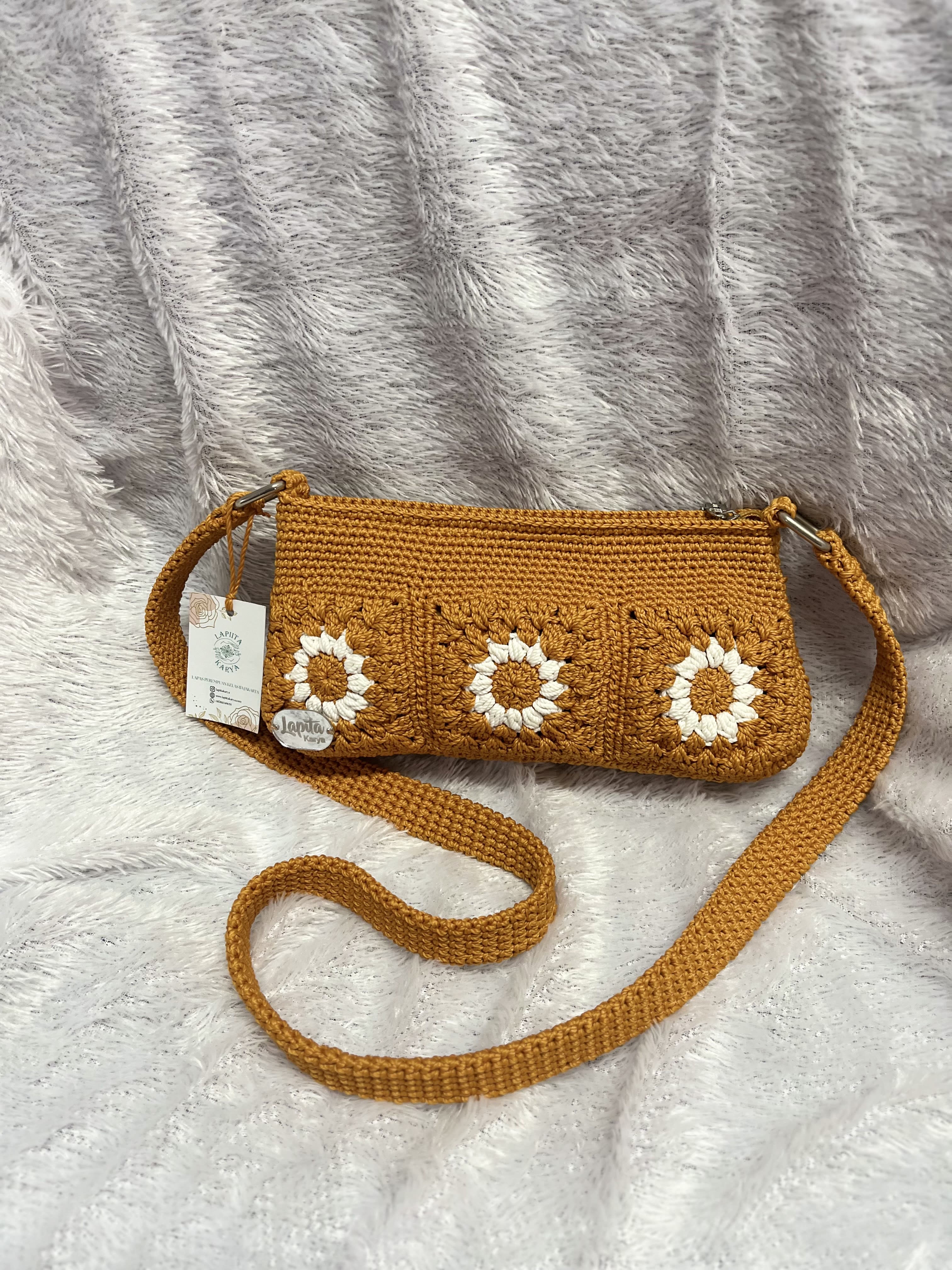 Tas Selempang Rajut (Orange Putih)