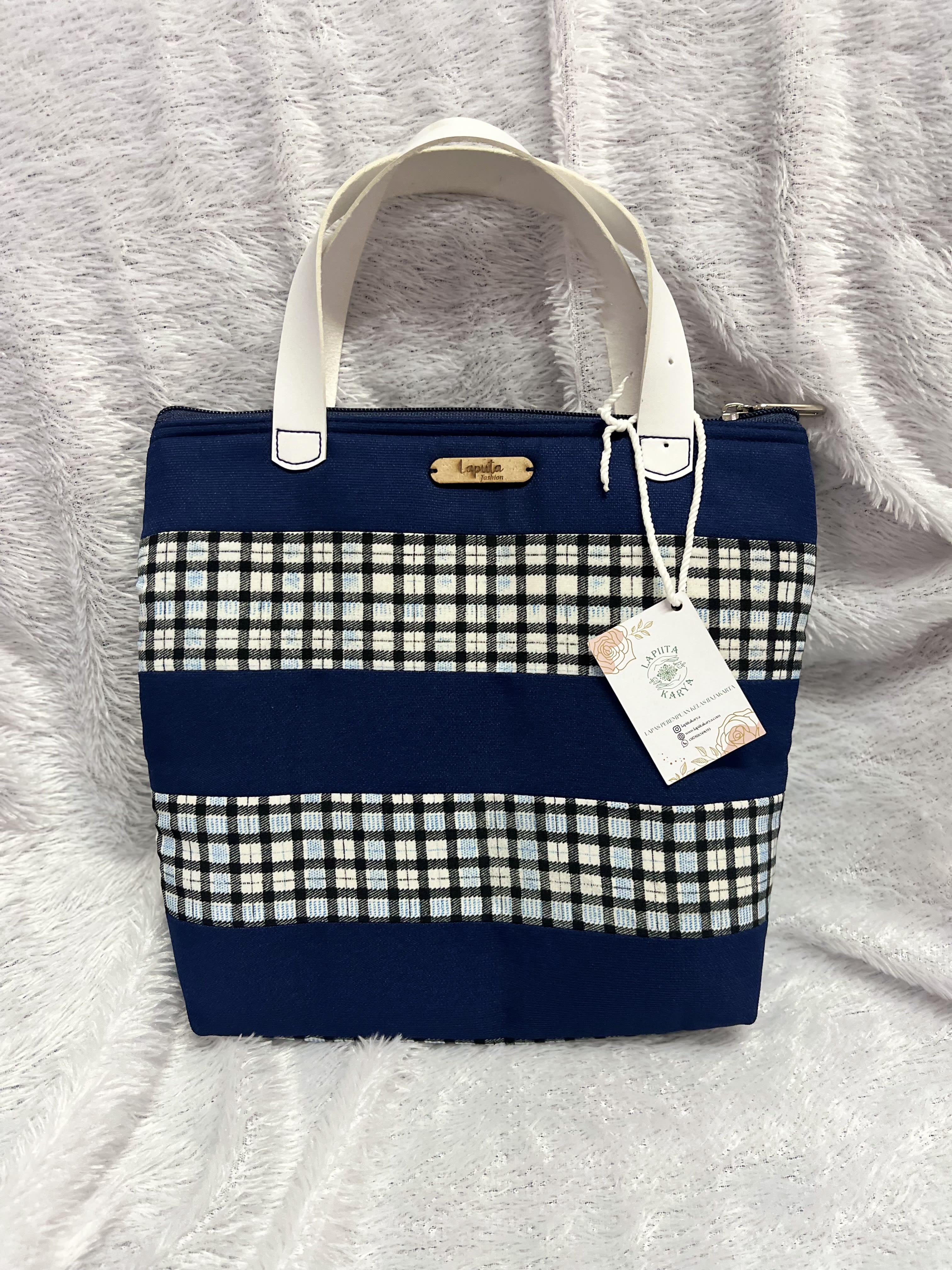 Tas Kanvas (Navy Kotak Putih)