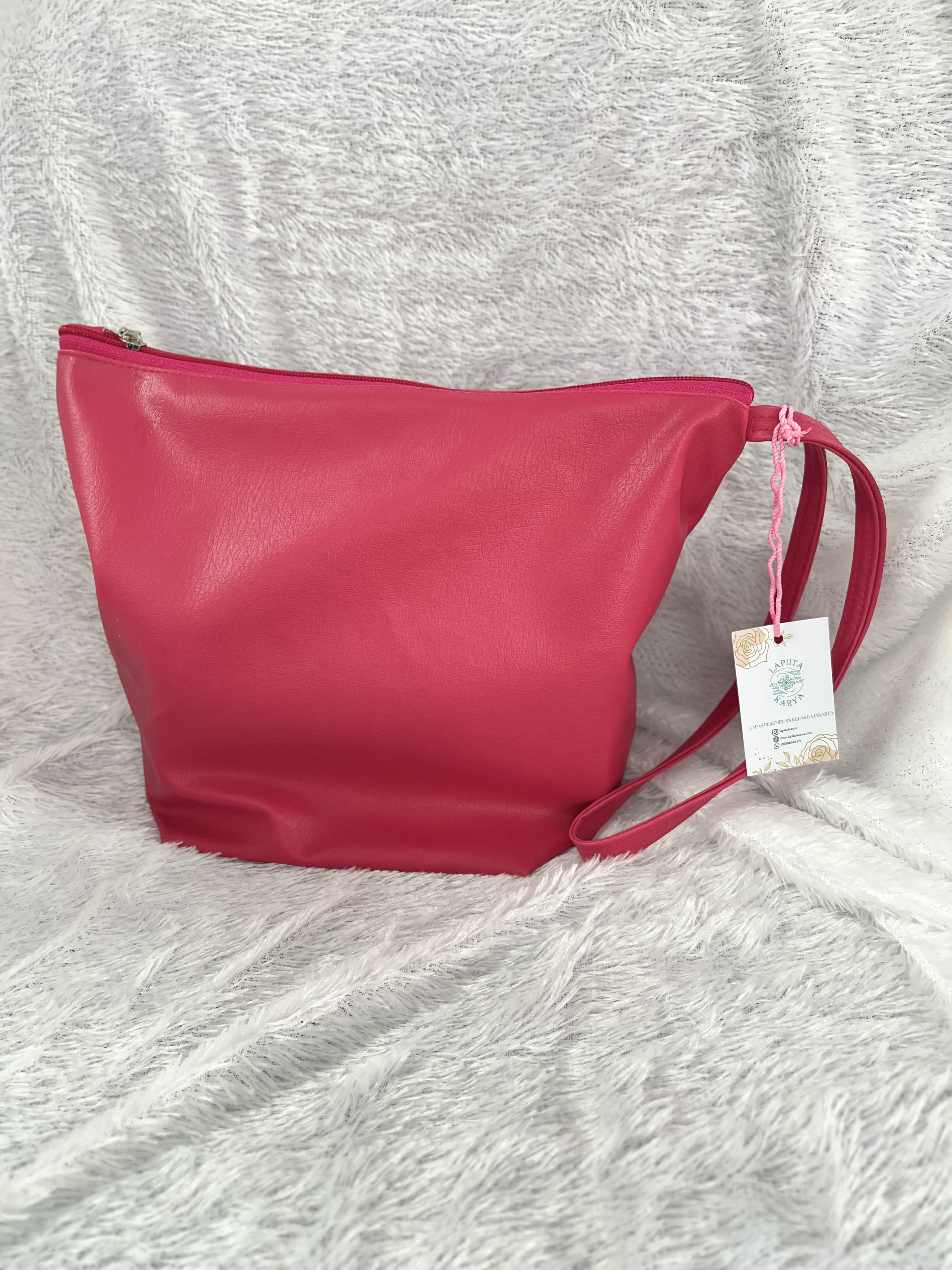 Pouch Kulit Sintetis Besar (Pink Fanta)