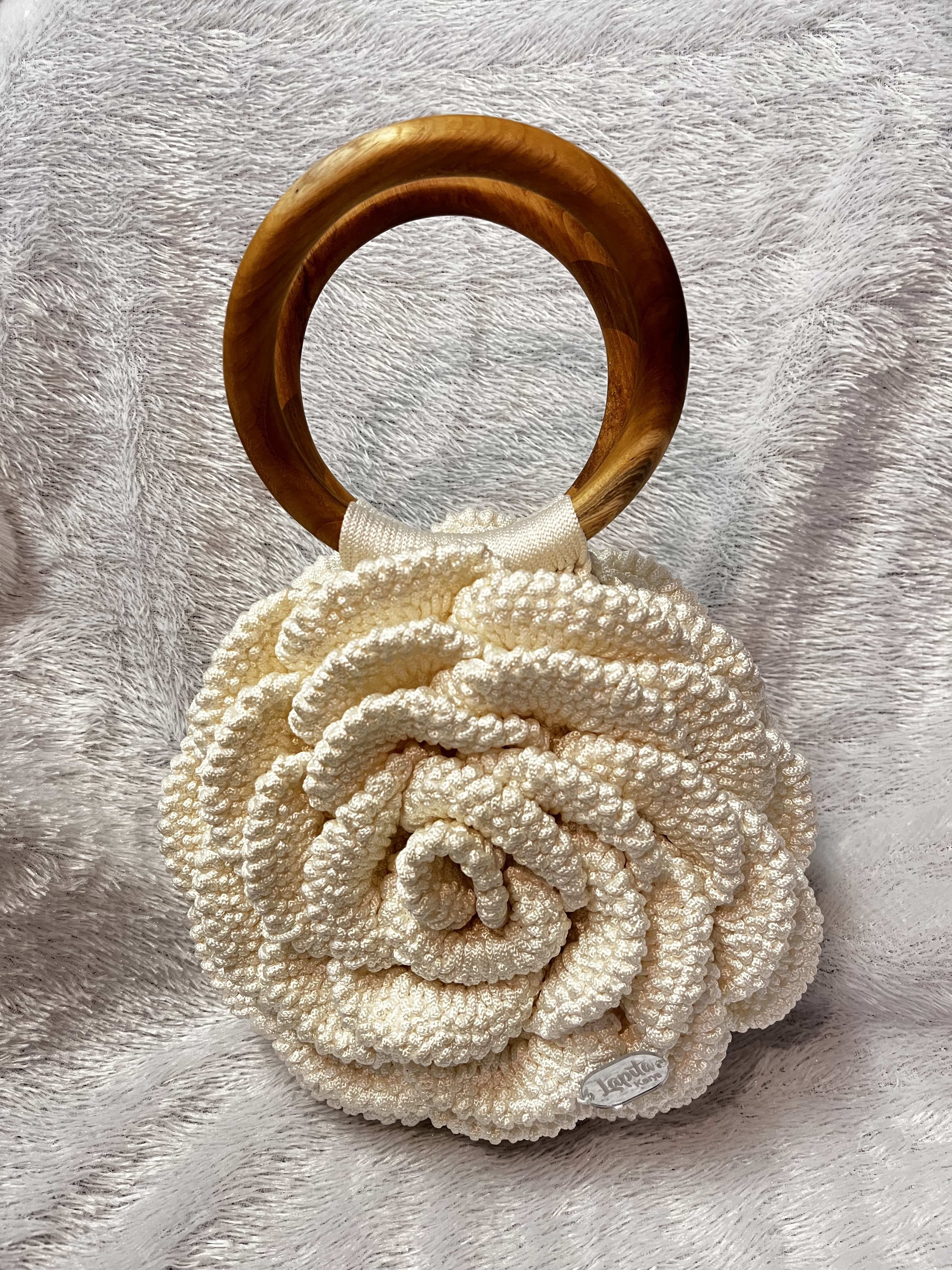 Tas Rajut Bunga Bulat (BW)