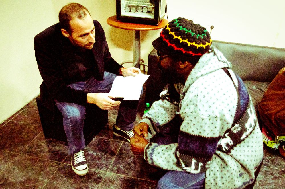 Ernesto Corona entrevistando a Aston. 2011